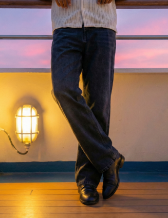 The Dusk Straight-Leg Denim